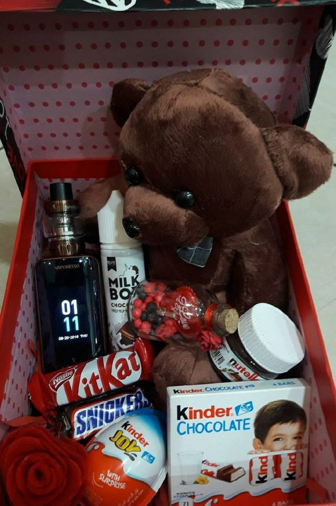 عکس استوری از خرس در جعبه برای  ولنتاین